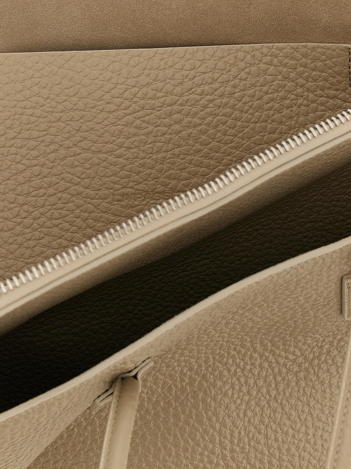 The Attico La Passeggiata Medium Top Handle - Sand