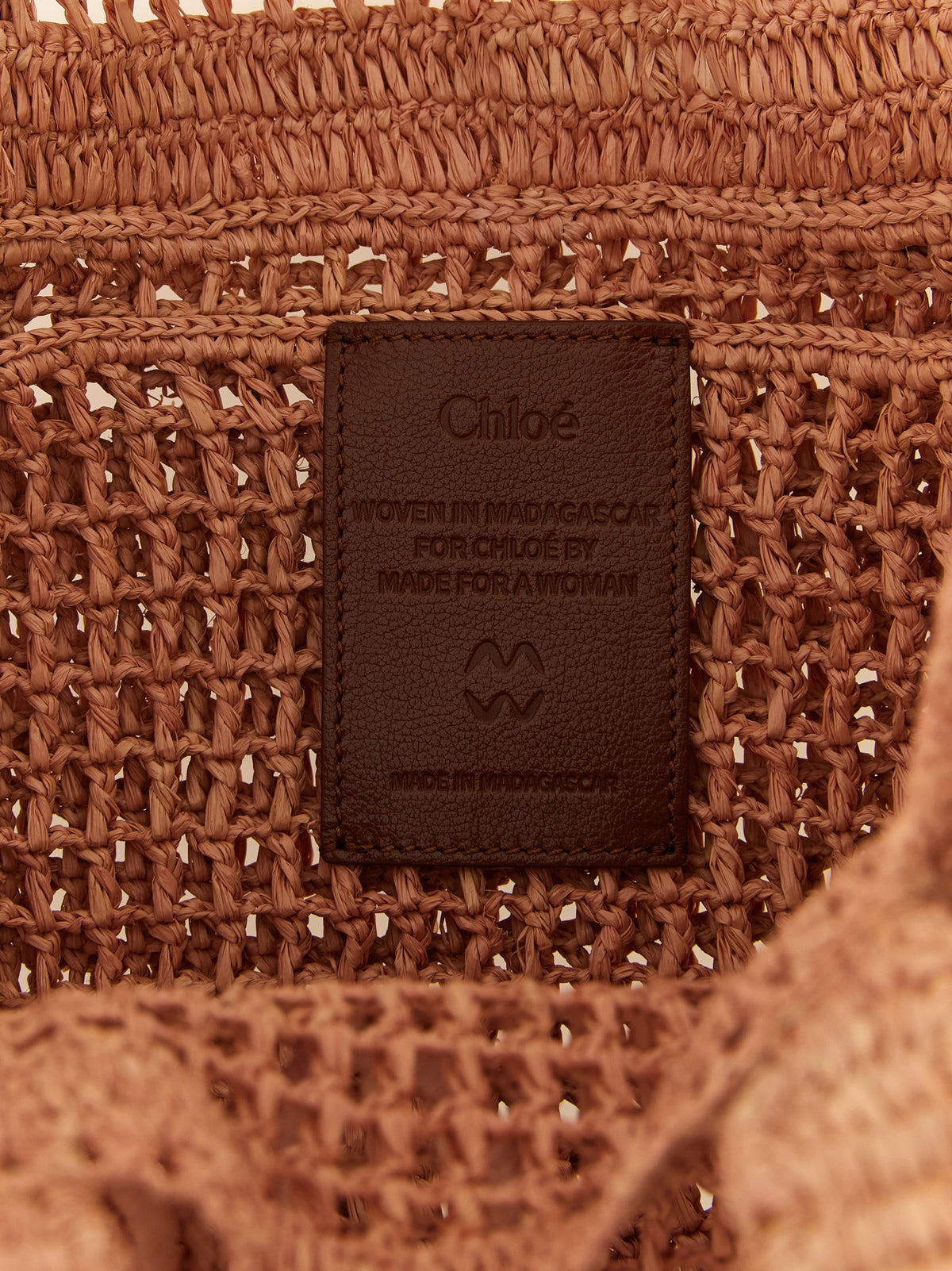 Chloé Summer Banana East-West Tote Bag in Raffia - Summery Beige